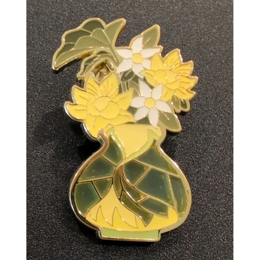 Tiana Princess Flower Vase Bouquet Pin Stained Glass Disney Loungefly Pin